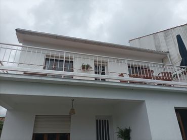 Casa con balcone in vendita a Travesía Veiga Descalza 9