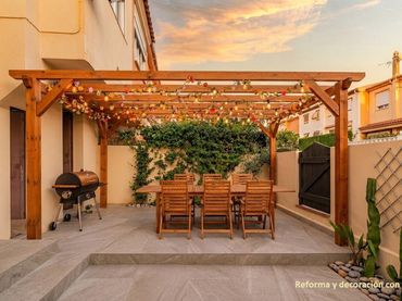 Reihenhaus mit Balkon zum Verkauf in Ogíjares