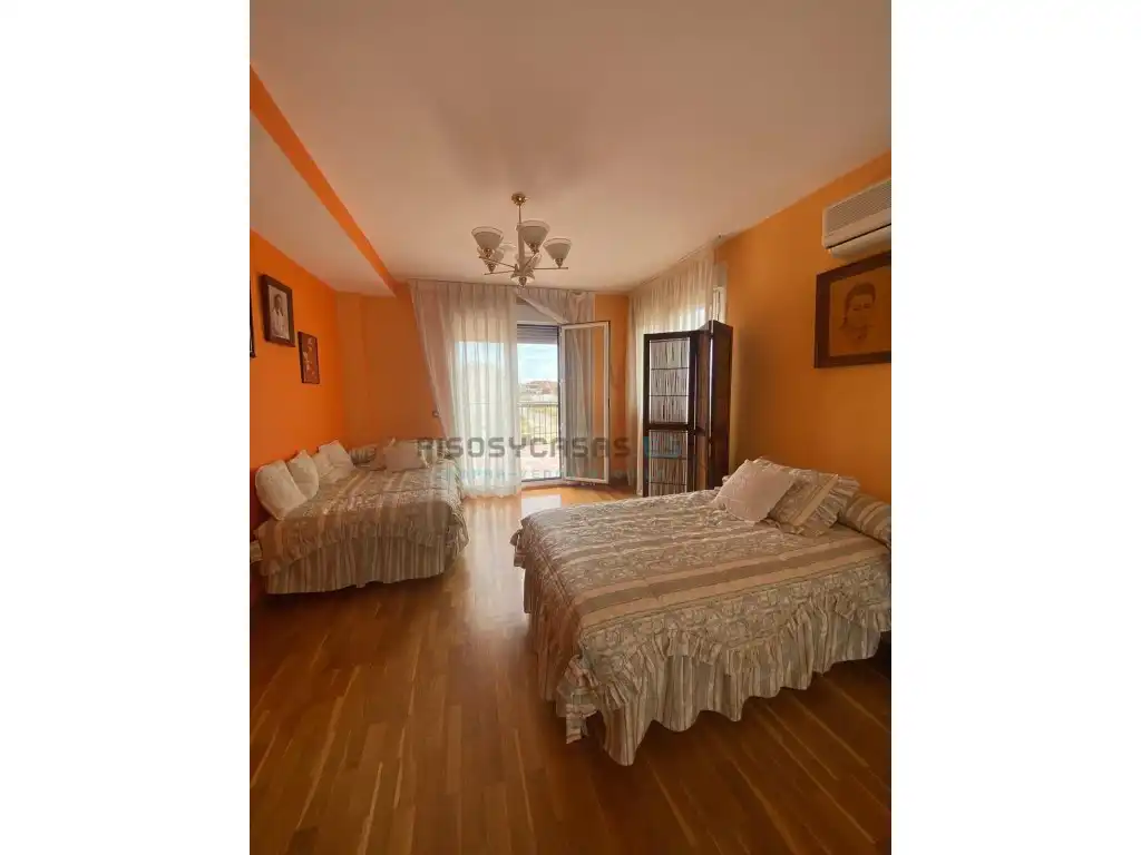 Bedroom of Houses for sale in San Mateo de Gállego  with Air Conditioner, Private garden and Terrace