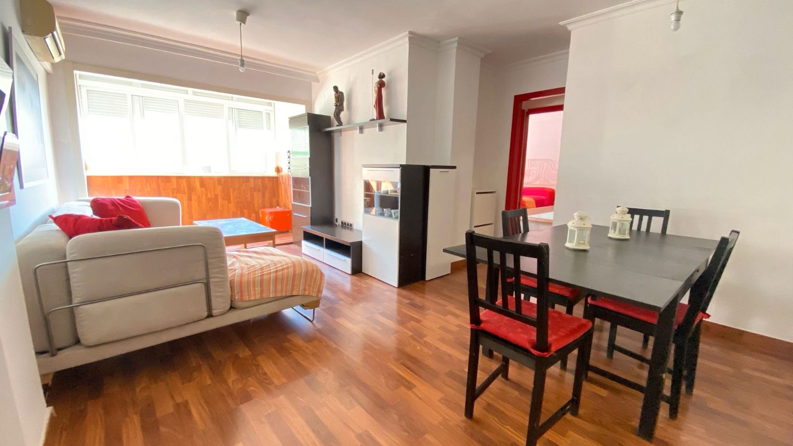 Living room of Flat for sale in  Sevilla Capital  with Air Conditioner and Terrace
