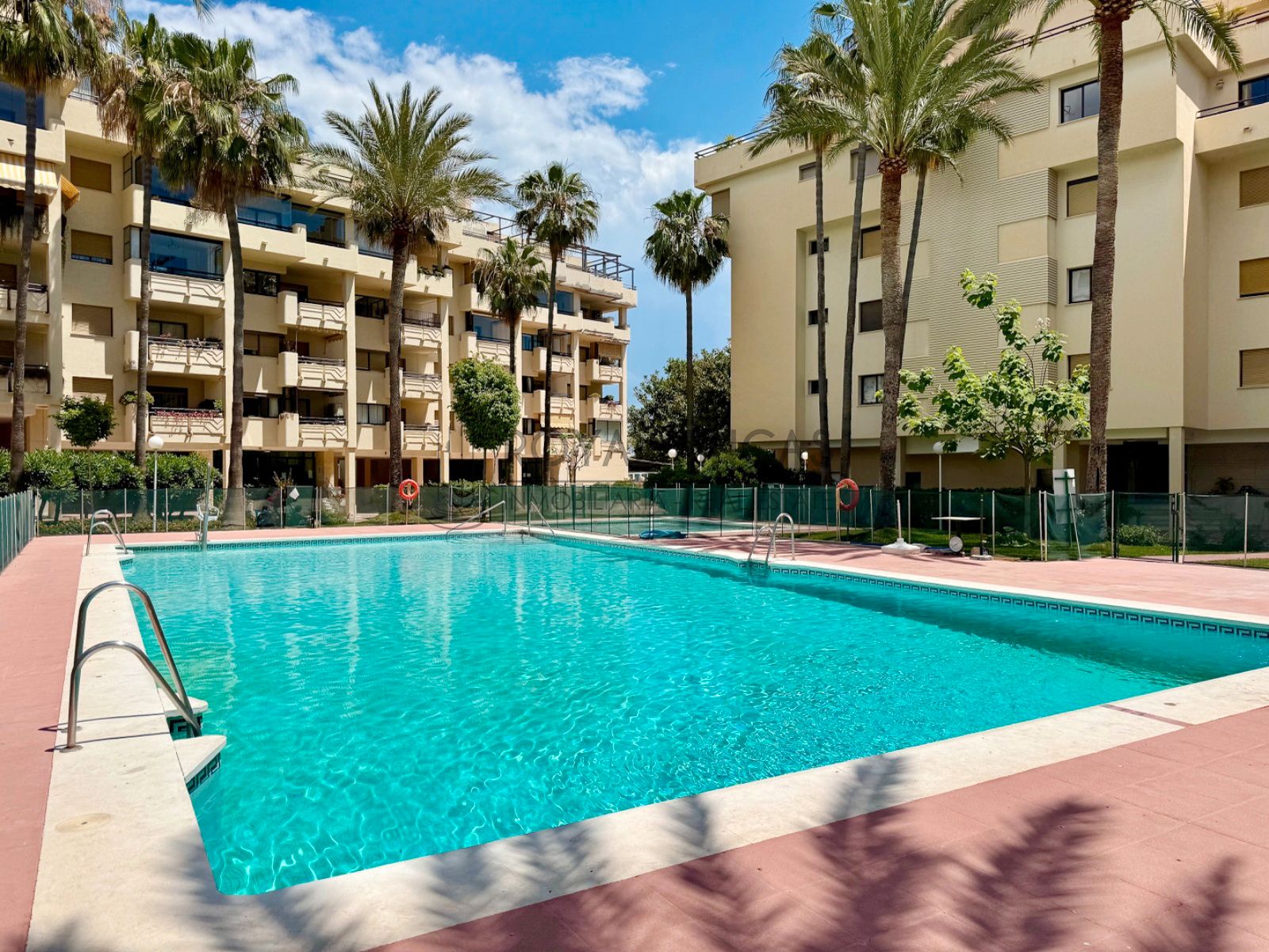 Swimming pool of Flat for sale in Torremolinos  with Air Conditioner, Terrace and Storage room