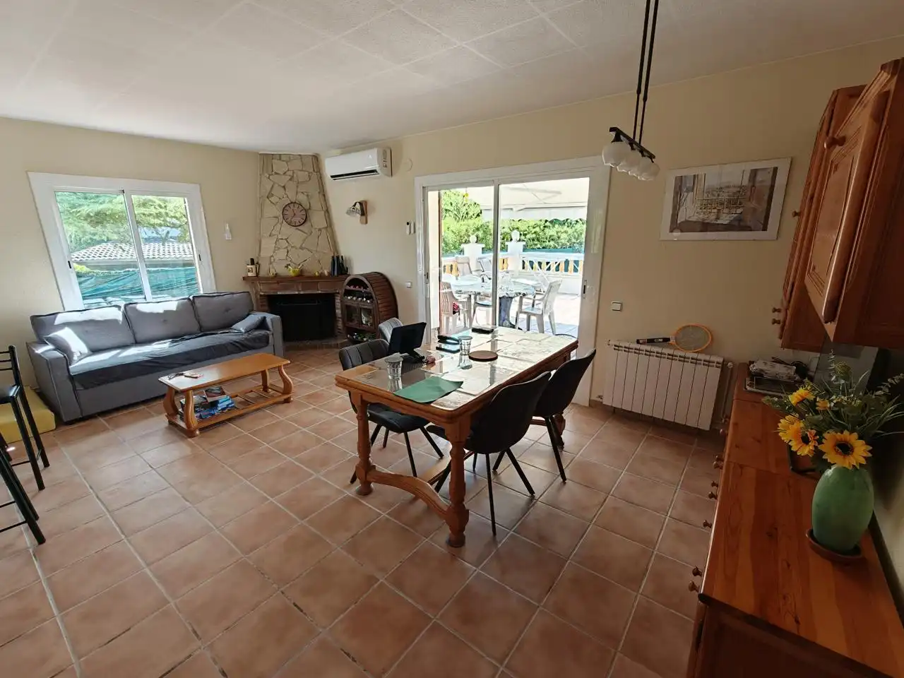 Sala d'estar de Casa o xalet en venda en Caldes de Malavella amb Aire condicionat, Calefacció i Jardí privat