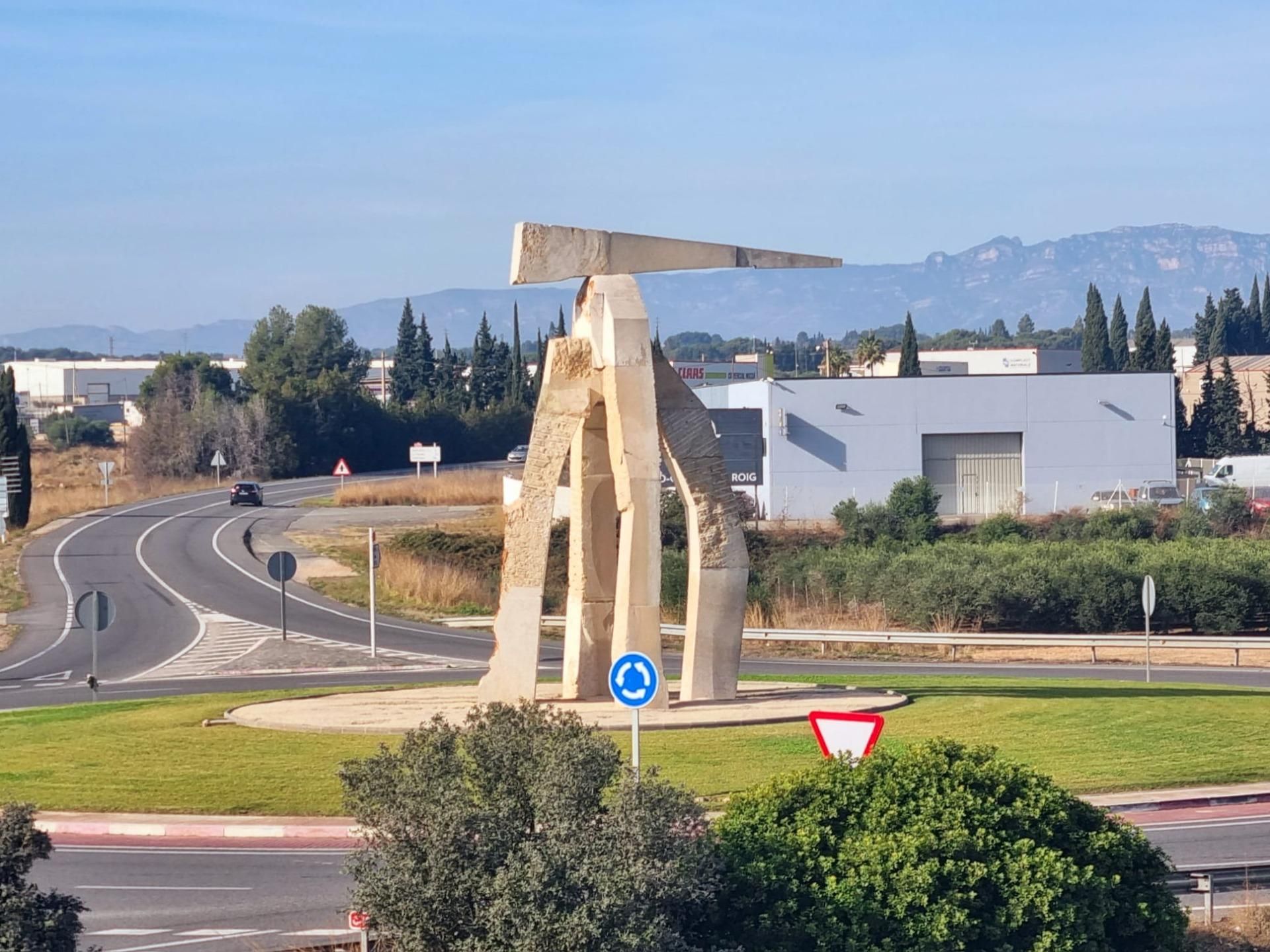 Vista exterior de Nau industrial en venda en Amposta
