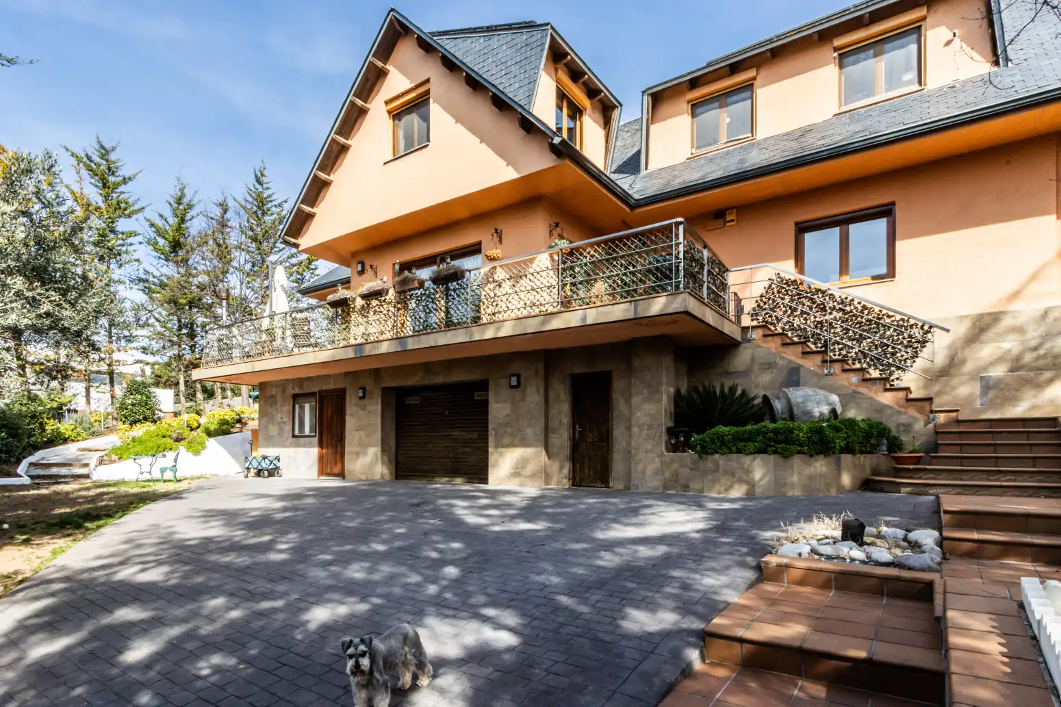 Vista exterior de Casa o xalet en venda en Matadepera amb Calefacció, Parquet i Terrassa