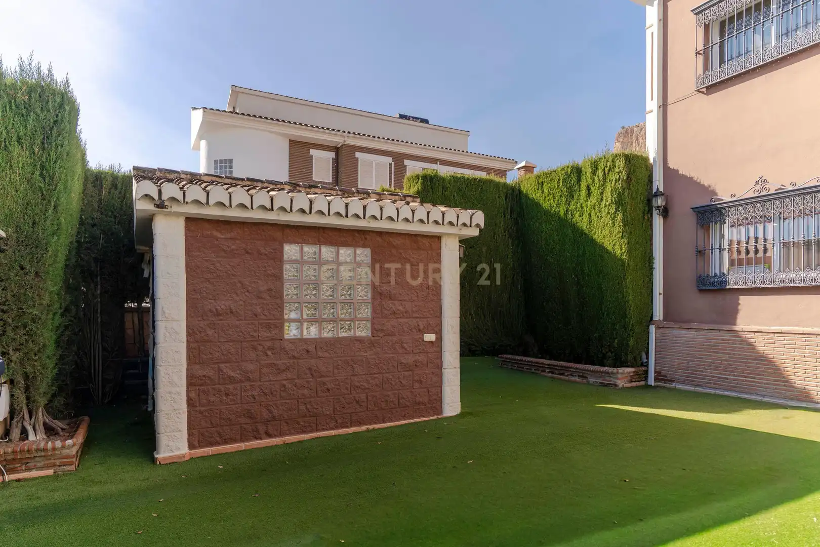 Vista exterior de Casa o xalet en venda en Albolote amb Aire condicionat, Traster i Piscina