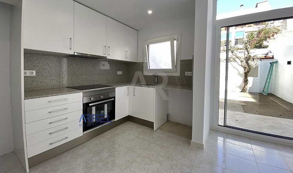 Cuina de Apartament en venda en Premià de Mar amb Jardí privat i Traster
