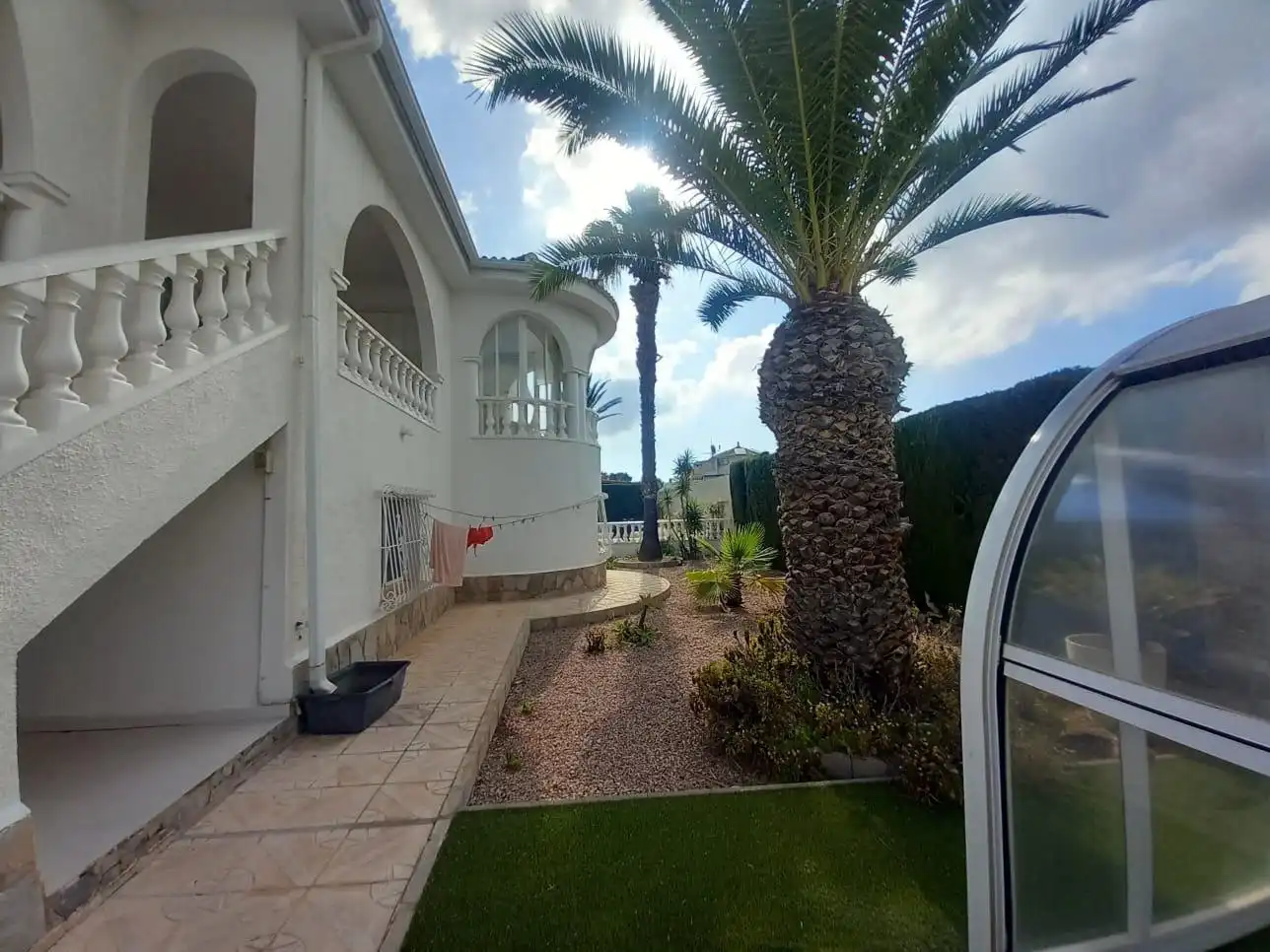 Vista exterior de Casa o xalet en venda en Rojales amb Aire condicionat, Calefacció i Jardí privat