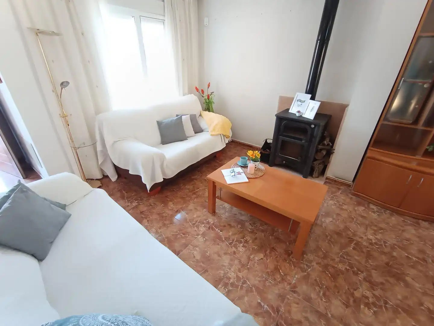 Wohnzimmer von Einfamilien-Reihenhaus zum Verkauf in Ulea mit Klimaanlage, Heizung und Terrasse