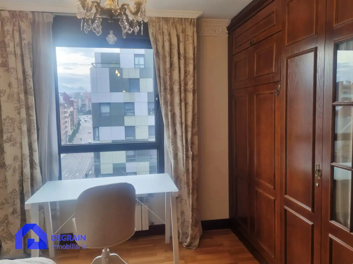 Schlafzimmer von Wohnung zur Miete in Oviedo  mit Heizung