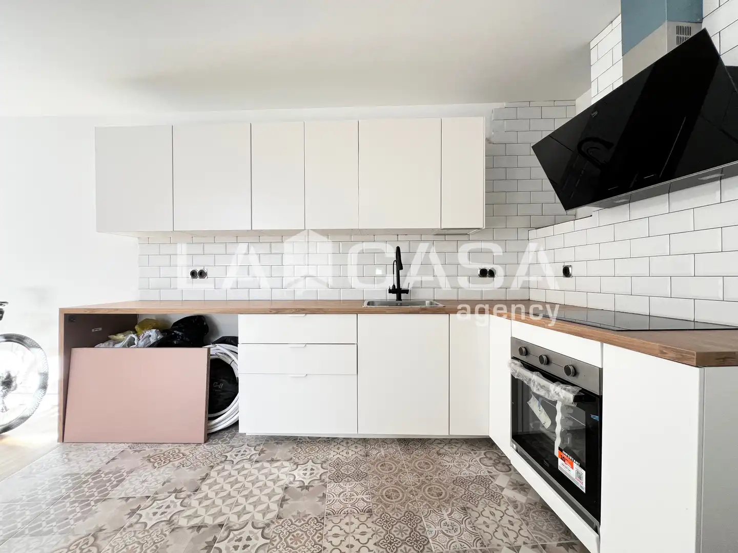 Küche von Maisonette zum Verkauf in Badalona mit Klimaanlage