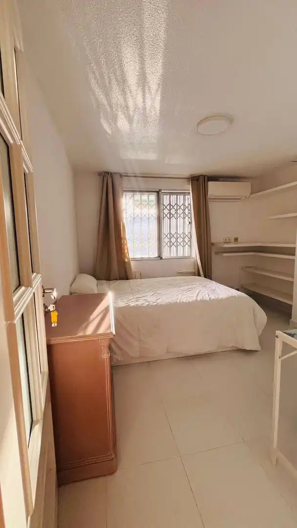 Habitación en Ensanche - Diputación