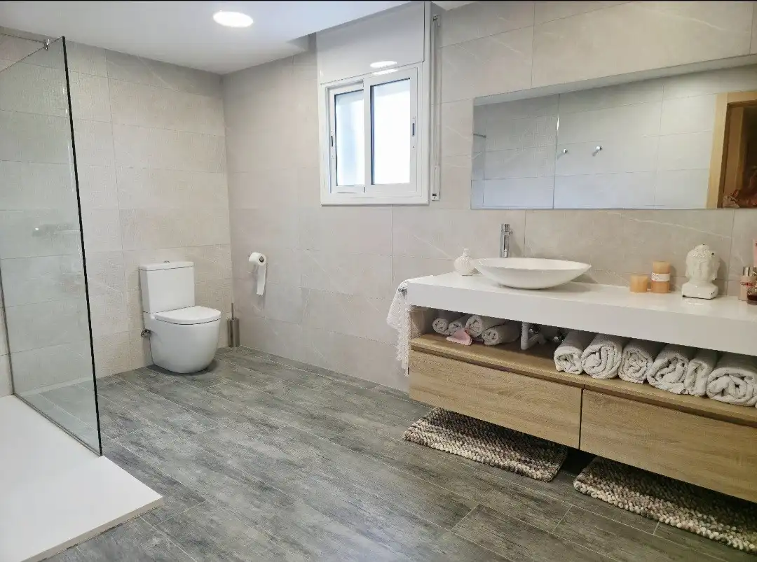 Bathroom of Houses for sale in Sant Fost de Campsentelles  with Air Conditioner, Heating and Private garden