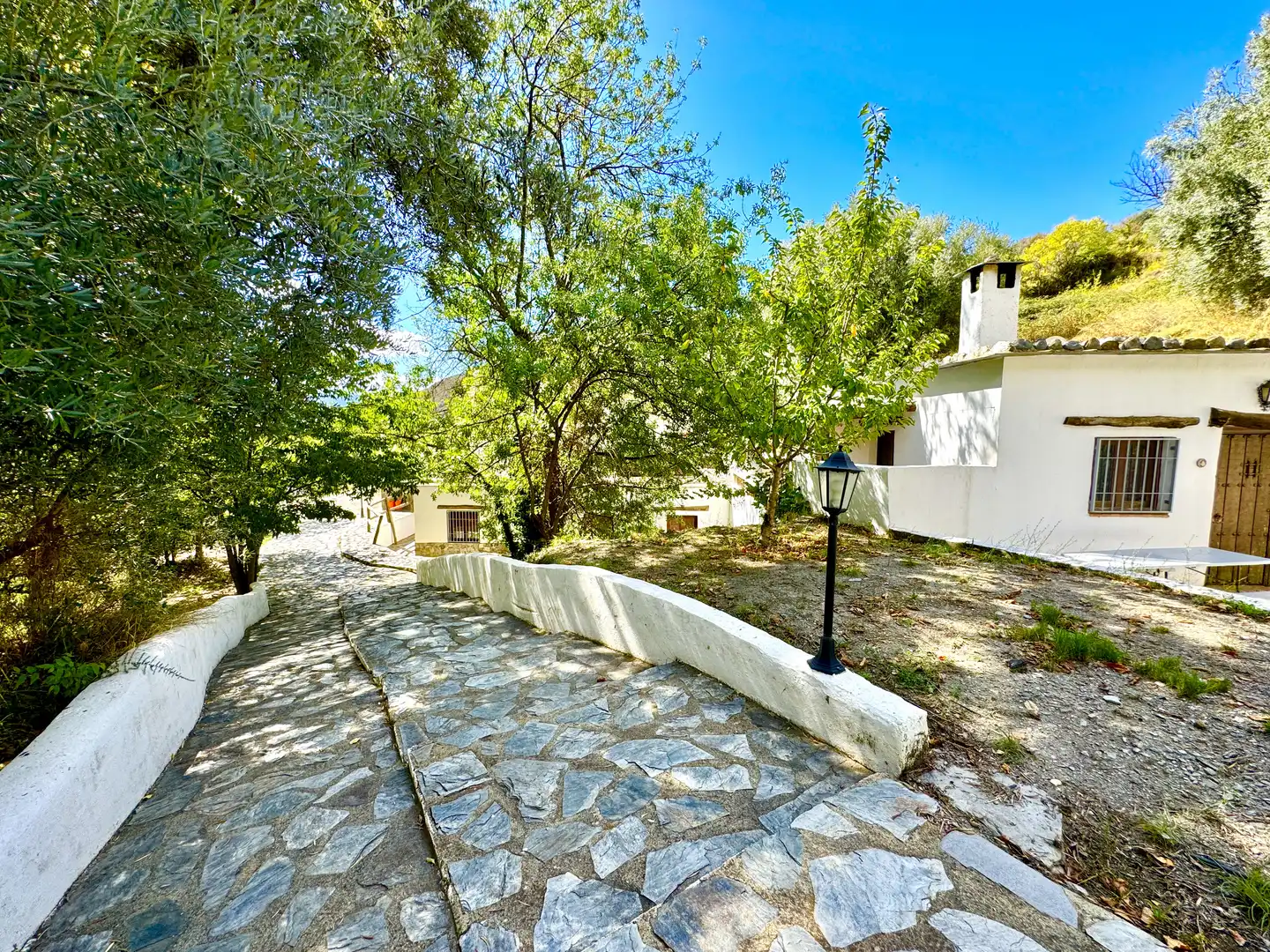 Vista exterior de Terreno en venta en Alpujarra de la Sierra