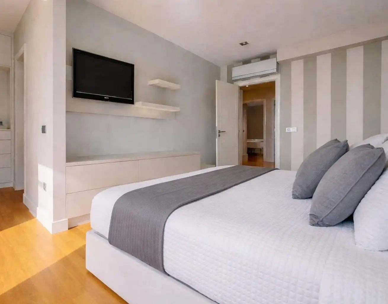 Bedroom of Flat for rent in Santa Cruz de Tenerife  with Air Conditioner, Heating and Storage room