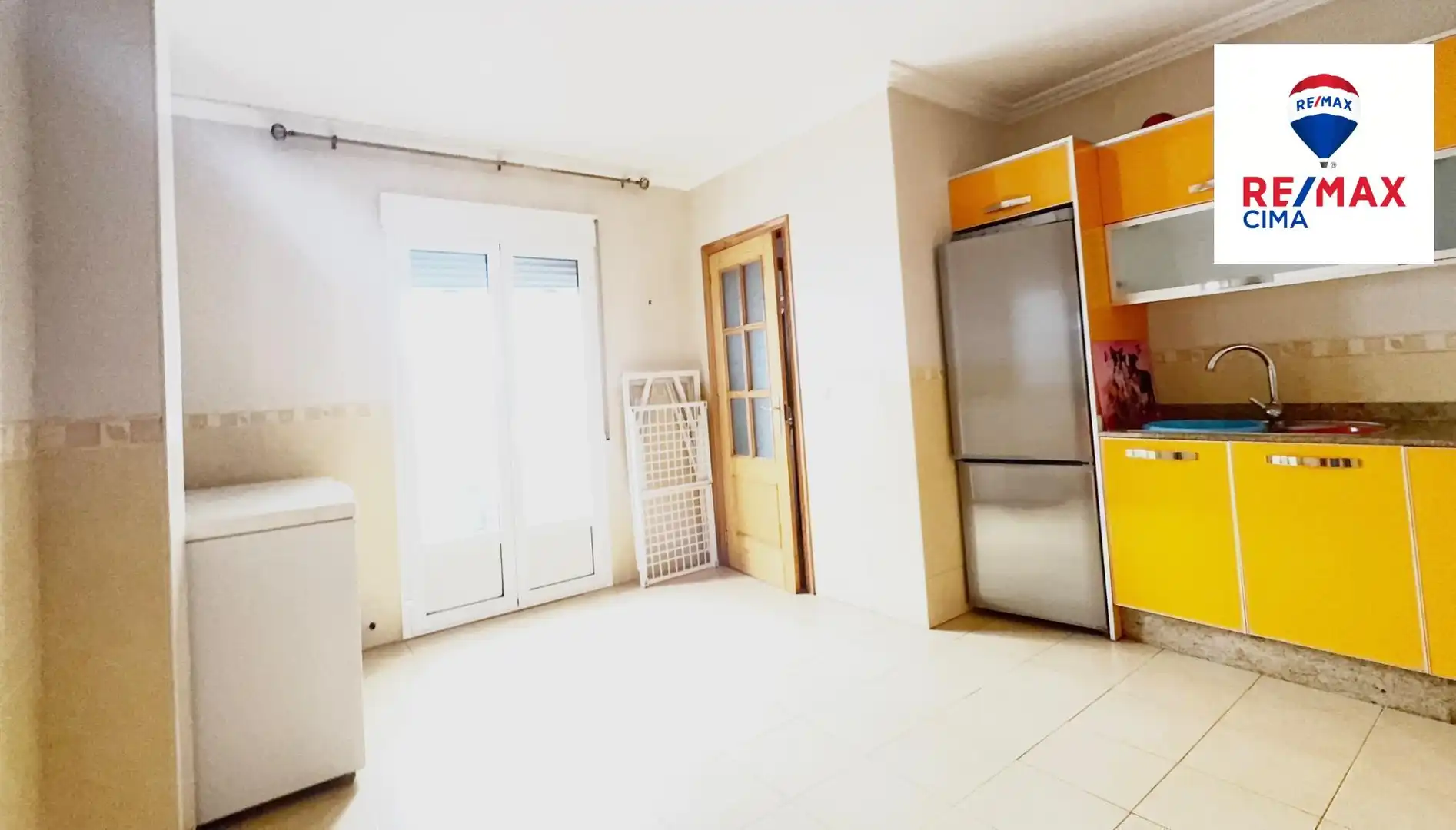 Küche von Einfamilien-Reihenhaus zum Verkauf in Zújar mit Heizung und Terrasse