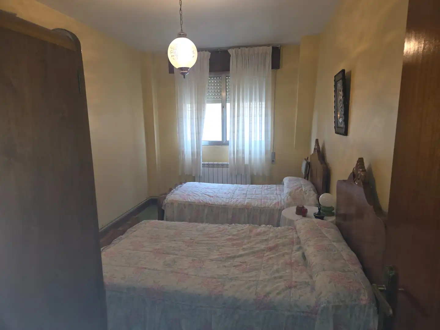 Bedroom of Houses for sale in Meneses de Campos  with Heating, Parquet flooring and Furnished