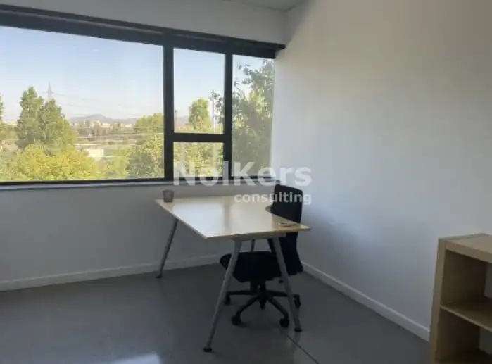 Industrial buildings for rent in Centre