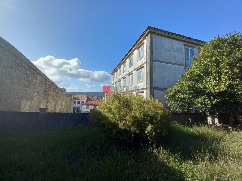 Exterior view of Building for sale in Santiago de Compostela 