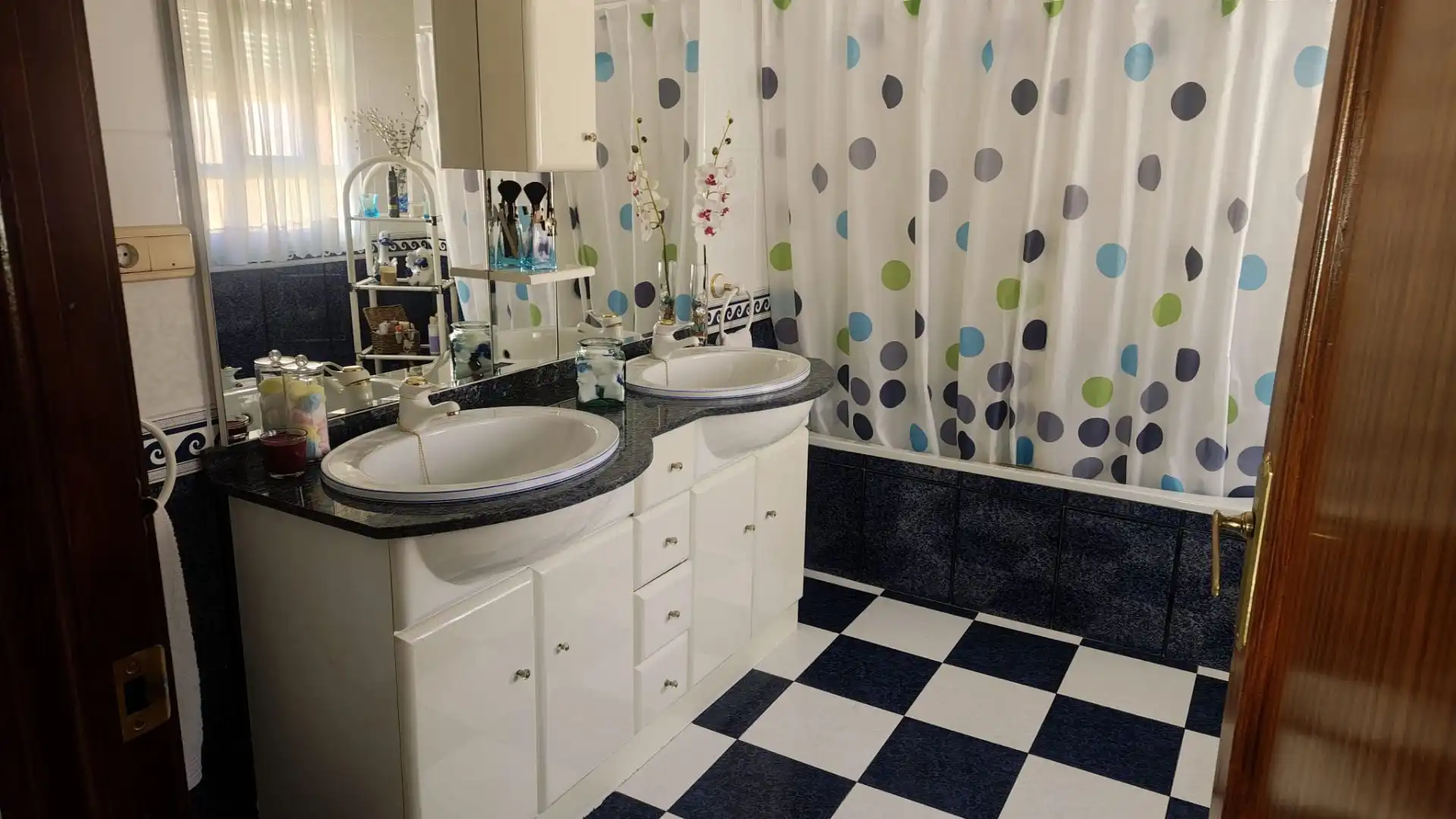 Badezimmer von Einfamilien-Reihenhaus zum Verkauf in Argamasilla de Calatrava mit Klimaanlage, Heizung und Abstellraum