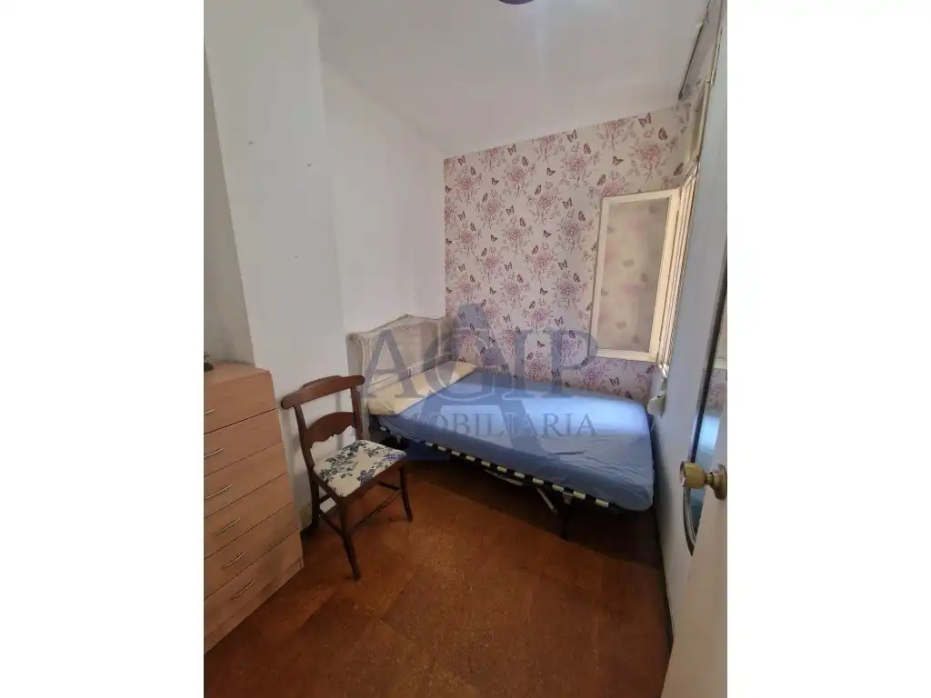 Bedroom of Flat for sale in Barcelona