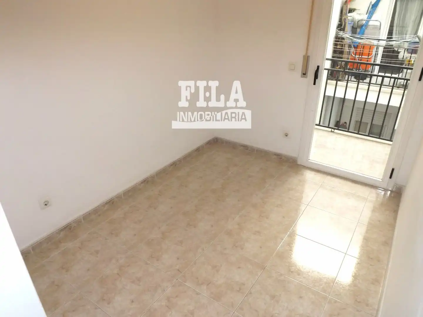 Schlafzimmer von Dachboden zum Verkauf in Calafell mit Terrasse, Schwimmbad und Gemeinschaftspool