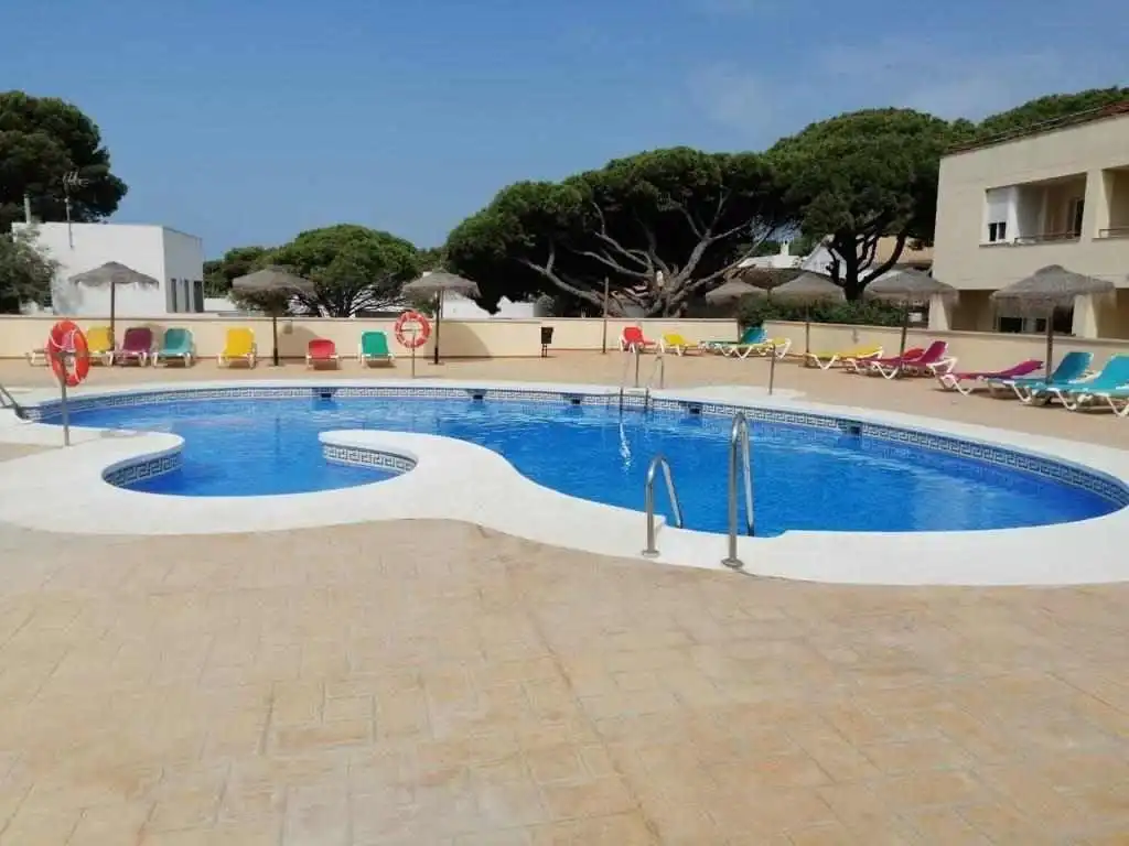 Schwimmbecken von Maisonette zum Verkauf in  Cádiz Capital mit Privatgarten und Möbliert