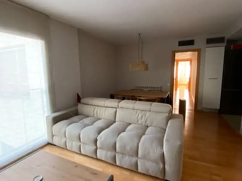 Piso con piscina en alquiler en Avelina Casadevall 2, imagen 3