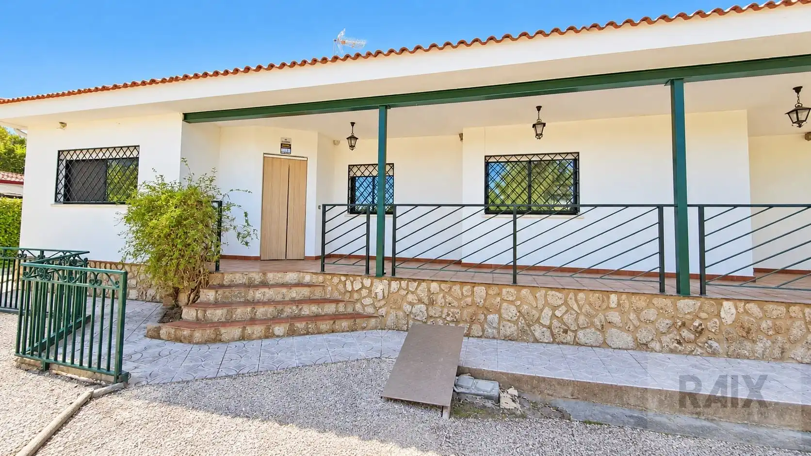 Exterior view of Houses for sale in Colmenar de Oreja, Madrid