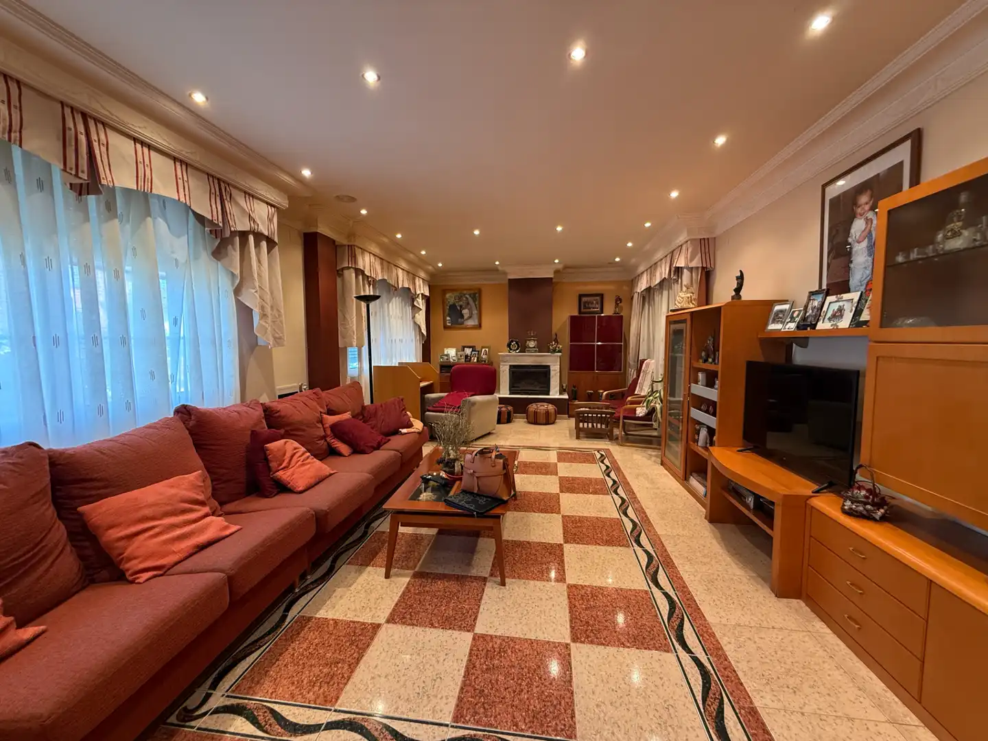 Sala de estar de Casa o chalet en venta en Carrión de los Condes con Aire acondicionado, Calefacción y Jardín privado