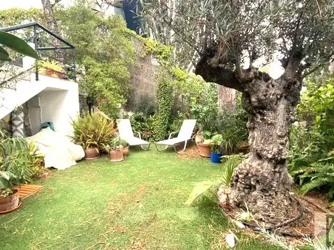 Detached homes for sale in El Manantial
