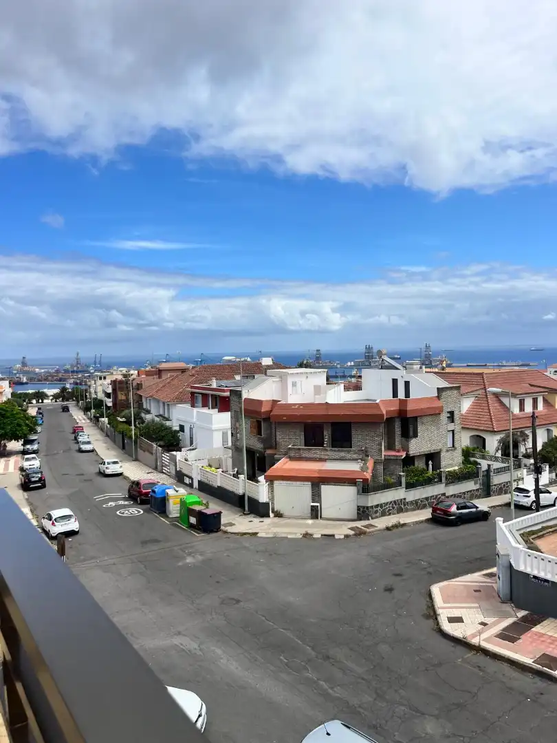 Vista exterior de Casa adosada en venta en Las Palmas de Gran Canaria con Amueblado