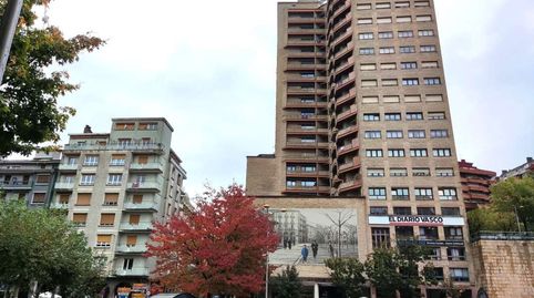 Se venden tres plantas en la Torre Untzaga de Eibar