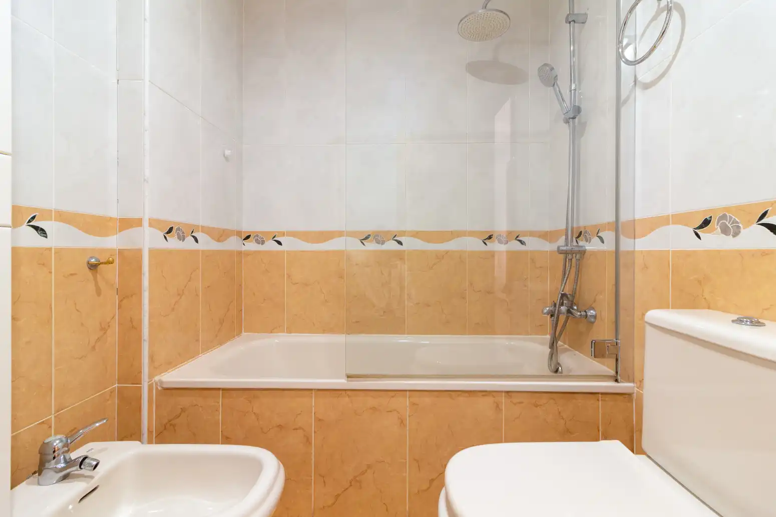 Badezimmer von Wohnung zur Miete in Sagunto / Sagunt mit Klimaanlage, Heizung und Möbliert