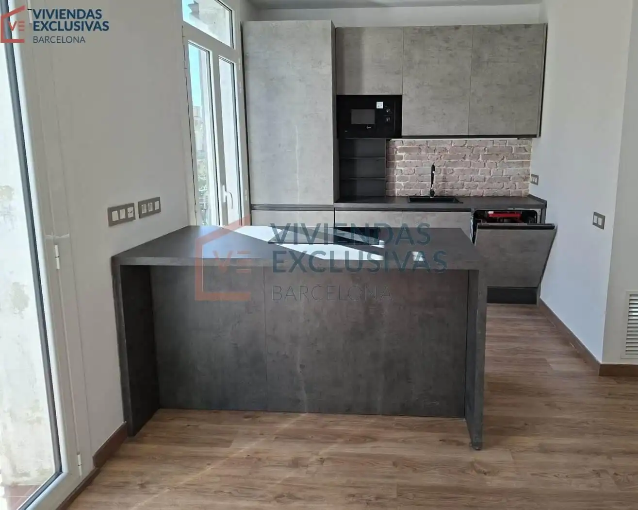 Piso con terraza en venta en Carrer de Viladomat, imagen 5
