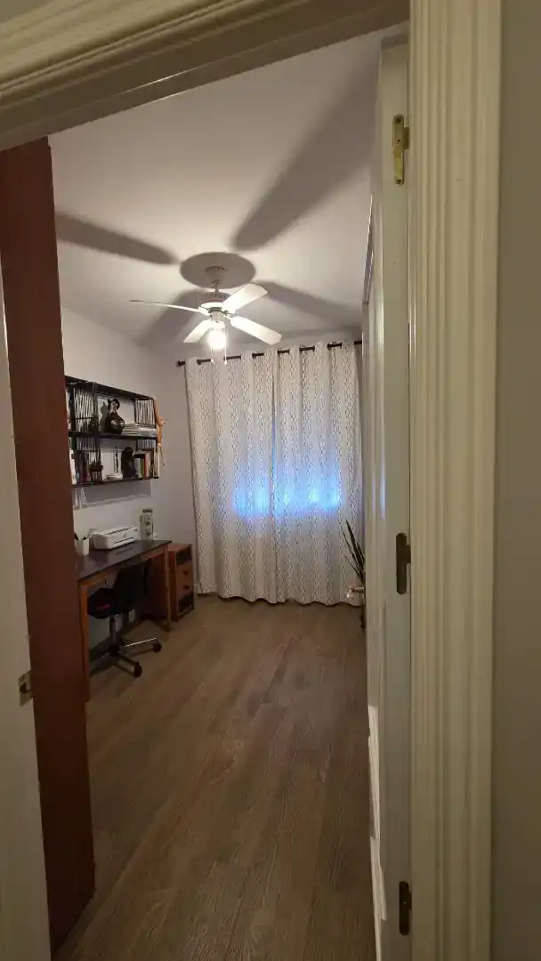 Dormitori de Casa adosada en venda en Mérida amb Aire condicionat