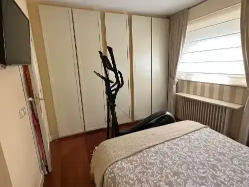 Dormitori de Pis de lloguer en Valladolid amb Aire condicionat, Jardí privat i Parquet