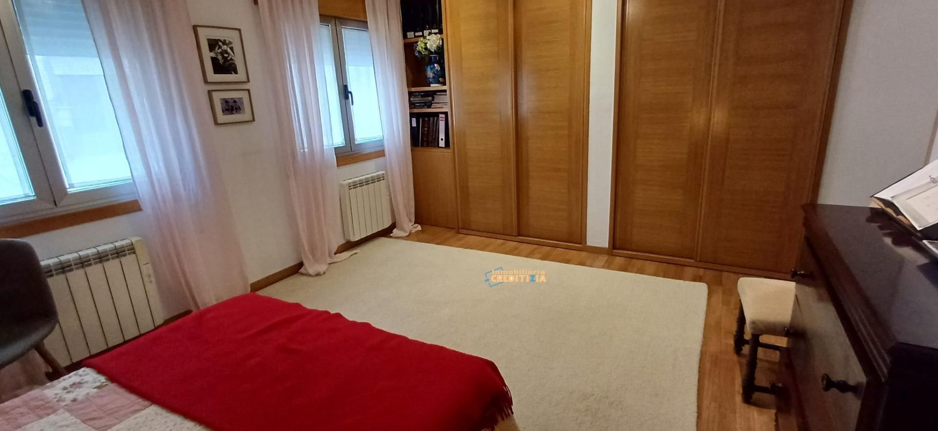 Dormitori de Pis en venda en Vigo  amb Calefacció i Traster