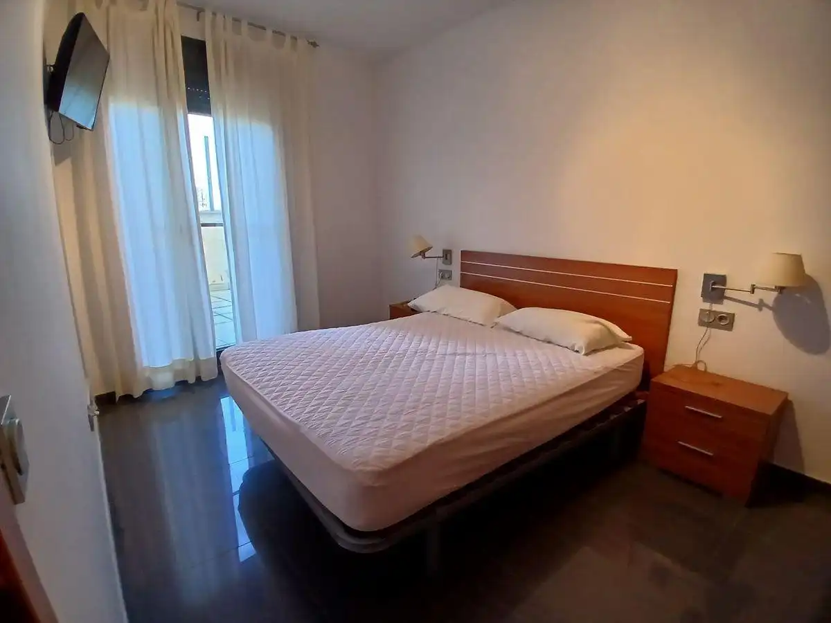 Habitación de Apartamento en venta en Deltebre con Terraza, Amueblado y Piscina comunitaria