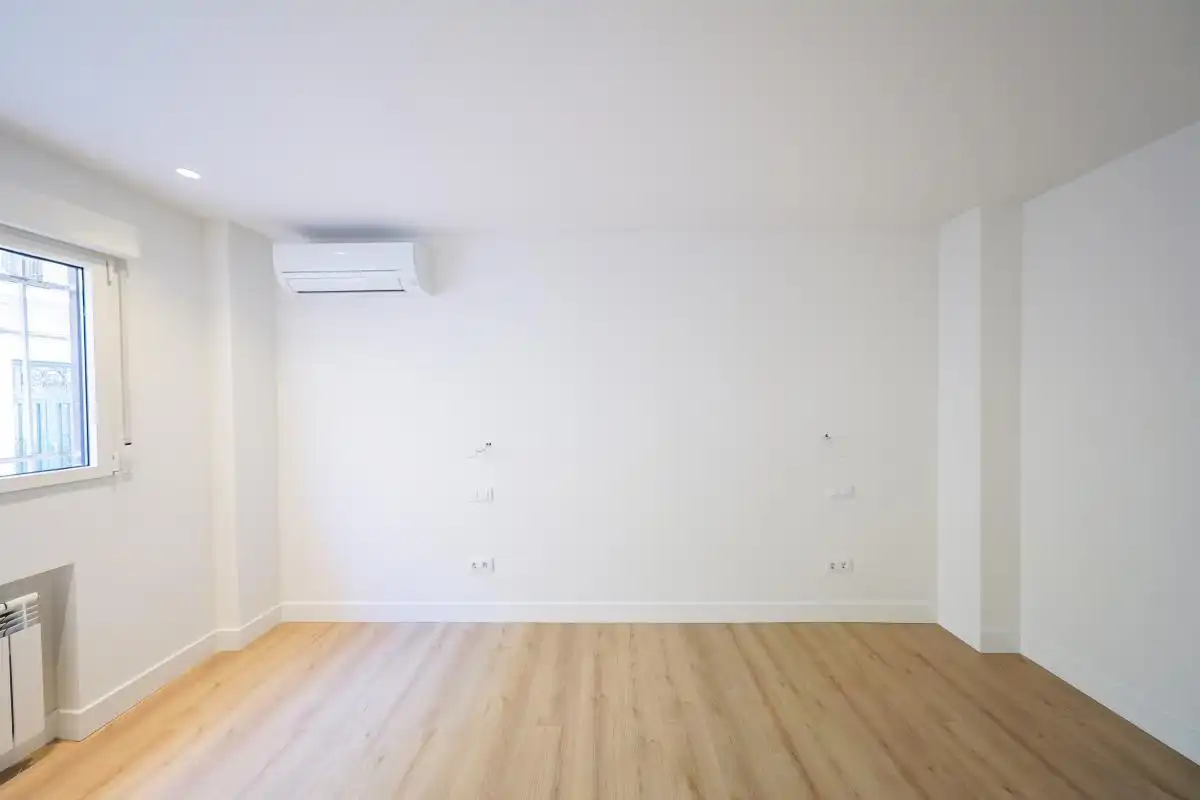 Schlafzimmer von Erdgeschoss zum Verkauf in Madrid mit Klimaanlage, Heizung und Terrasse