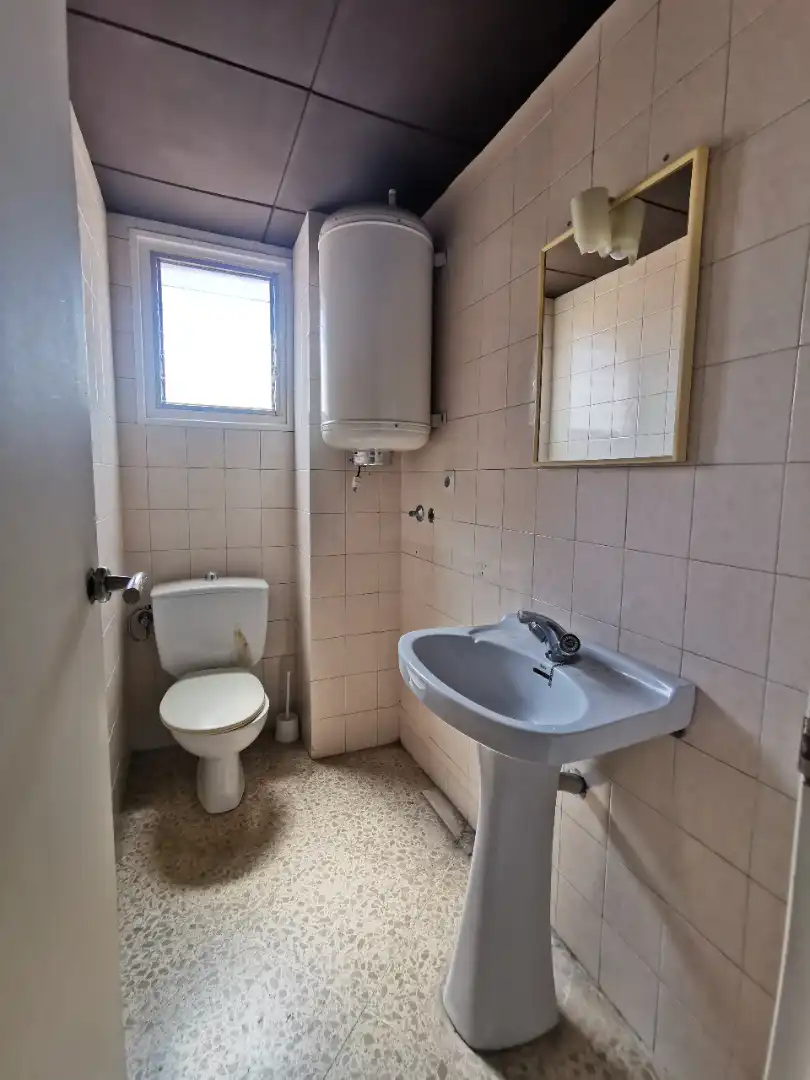 Bathroom of Office for sale in Manresa  with Air Conditioner
