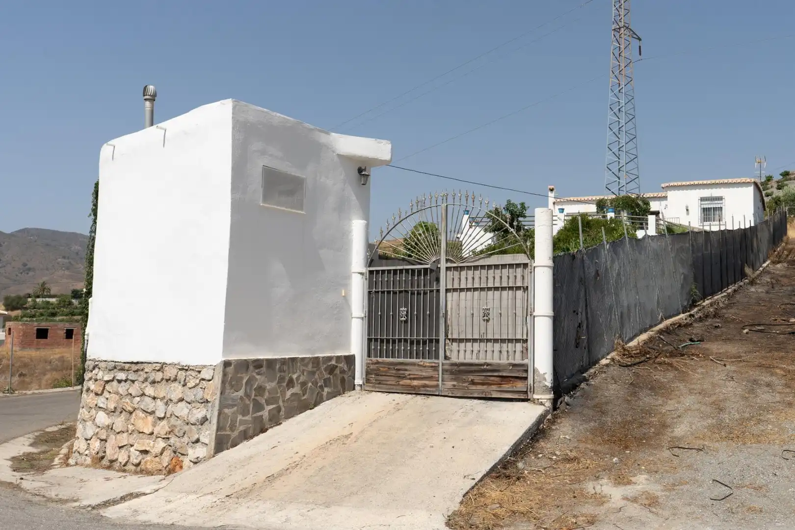Vista exterior de Casa o chalet en venta en Molvízar con Terraza y Piscina