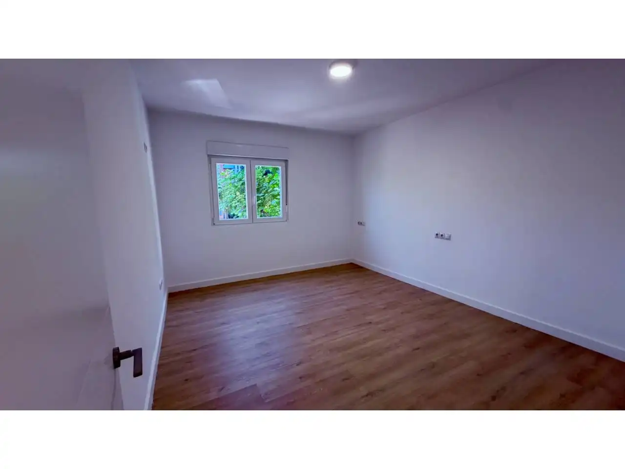 Dormitori de Pis en venda en Oviedo  amb Terrassa
