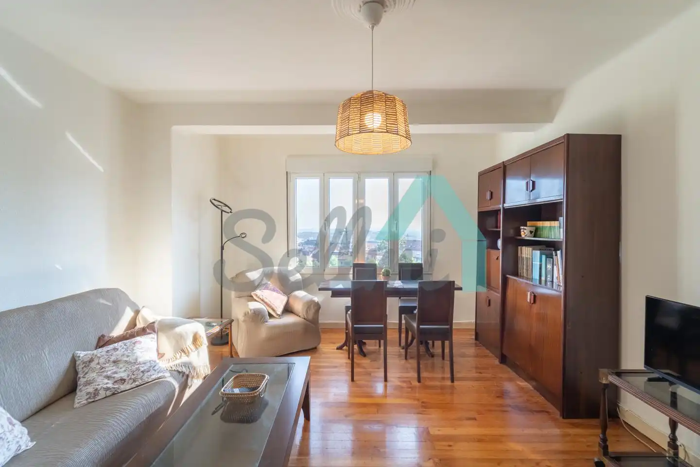 Wohnzimmer von Wohnung zur untervermieten in Oviedo  mit Heizung, Parkett und Möbliert