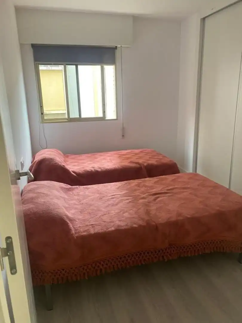 Habitación de Piso en venta en Almería con Amueblado