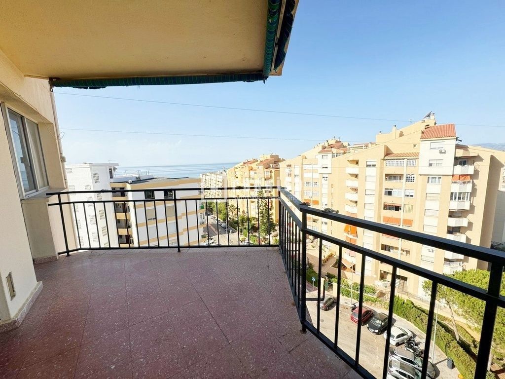 Piso de alquiler en HERMANOS ALVAREZ QUINTERO, La Cala del Moral
