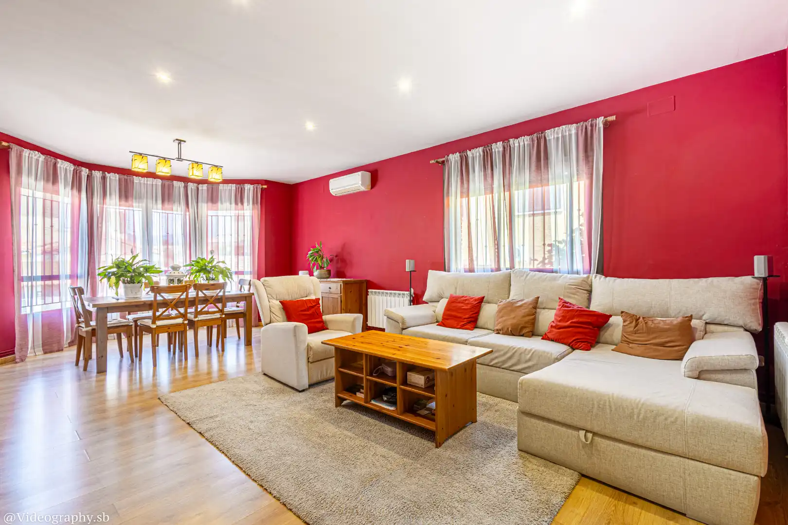 Sala de estar de Casa adosada en venta en San Martín de Valdeiglesias con Aire acondicionado, Calefacción y Jardín privado