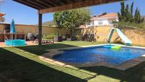 Piscina de Casa o xalet en venda en La Línea de la Concepción amb Calefacció, Jardí privat i Terrassa