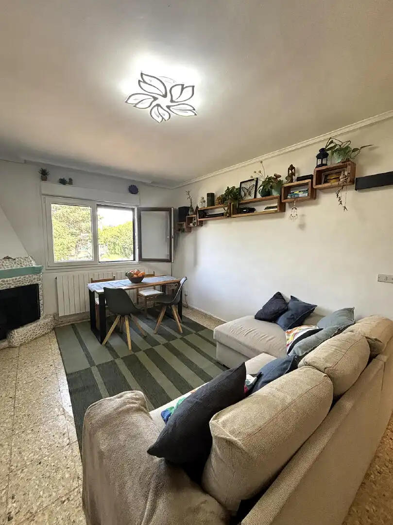 Sala d'estar de Casa o xalet en venda en Las Rozas de Valdearroyo 