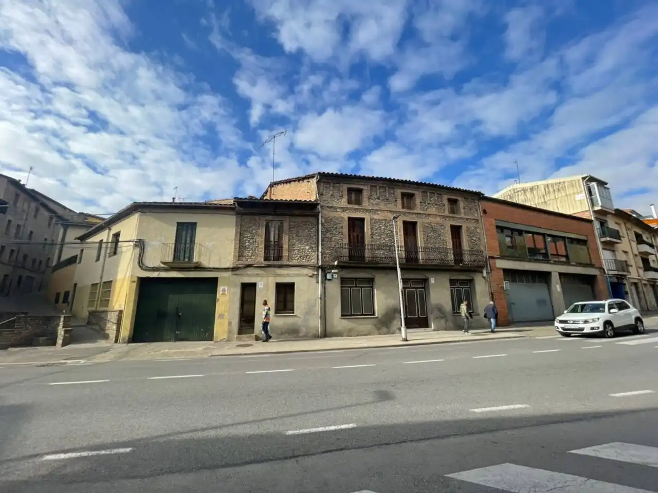 Exterior view of Houses for sale in Manlleu