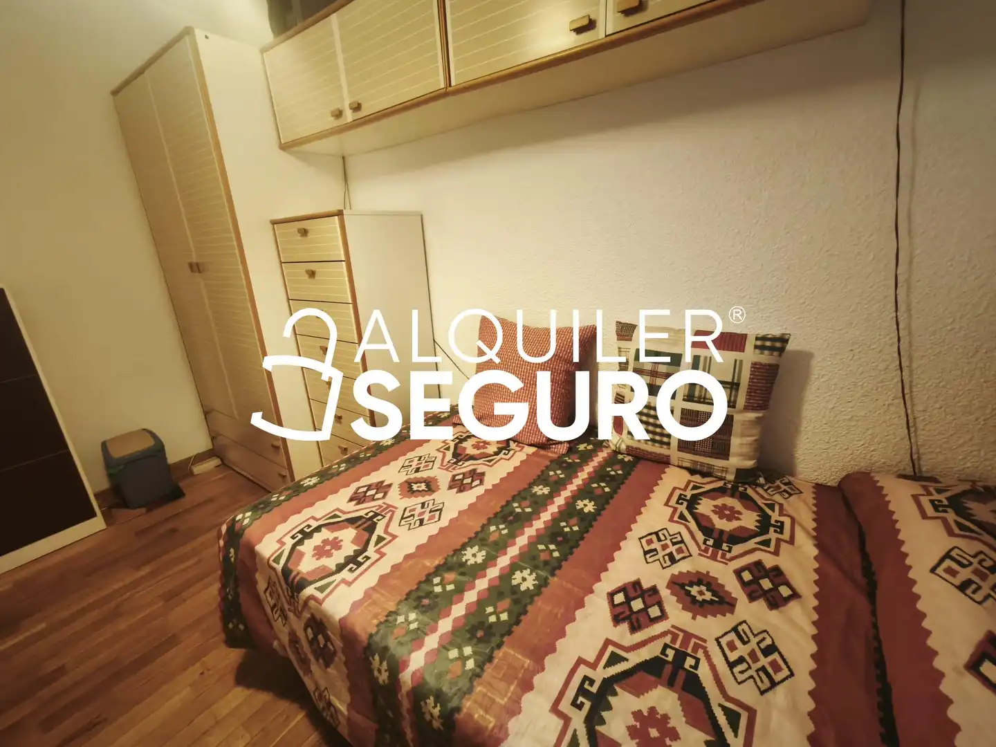 Bedroom of Flat for rent in Zaragoza  with Heating, Terrace and Furnished